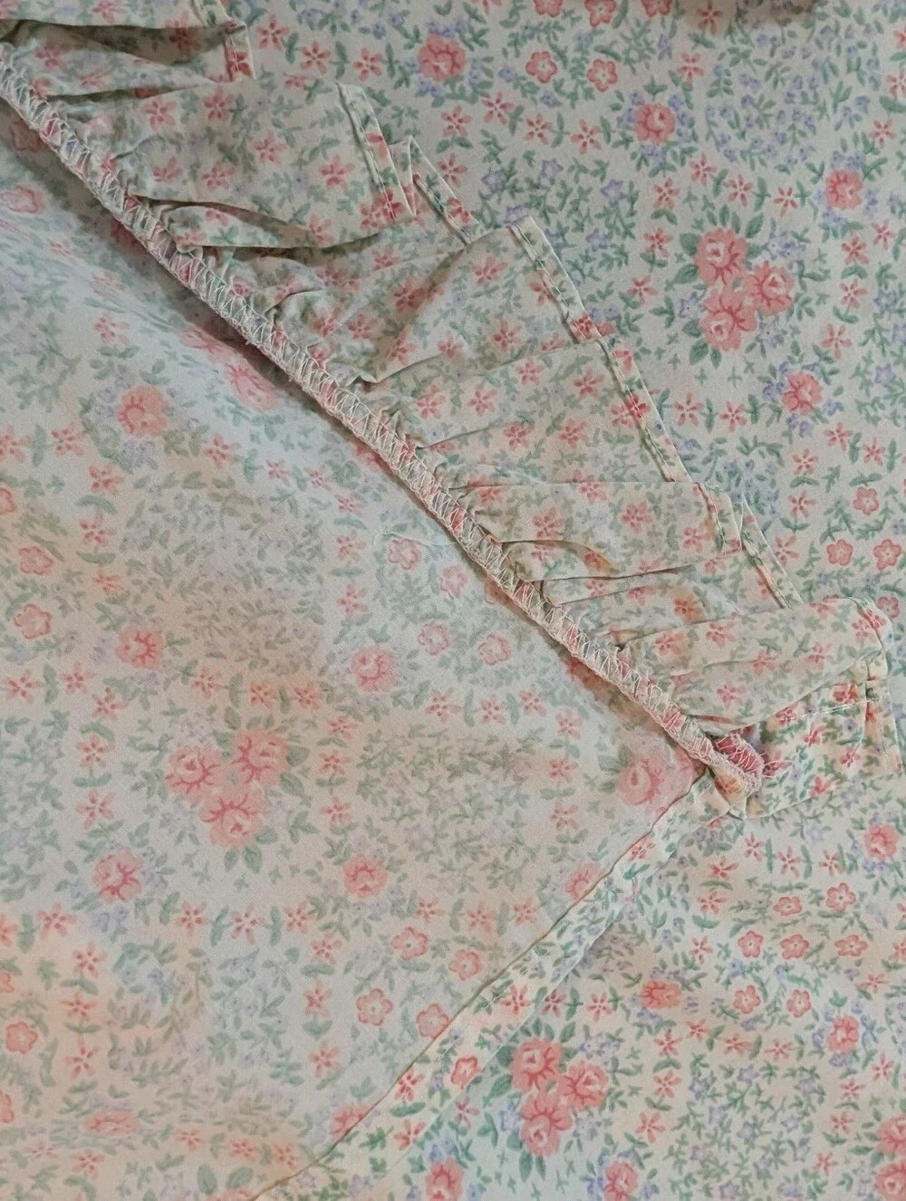 Vintage J.P. Stevens Floral Full / Queen Flat Sheet & 2 Pillowcases Shabby Chic